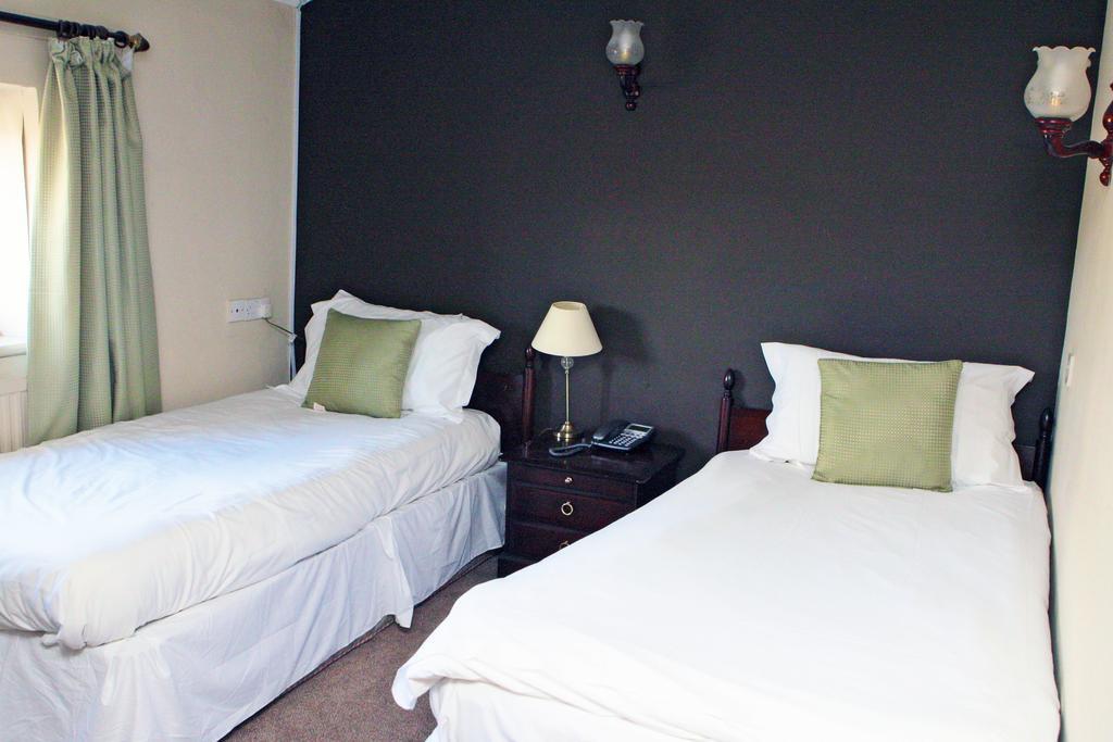 Hotel Clough Manor Denshaw Habitación foto